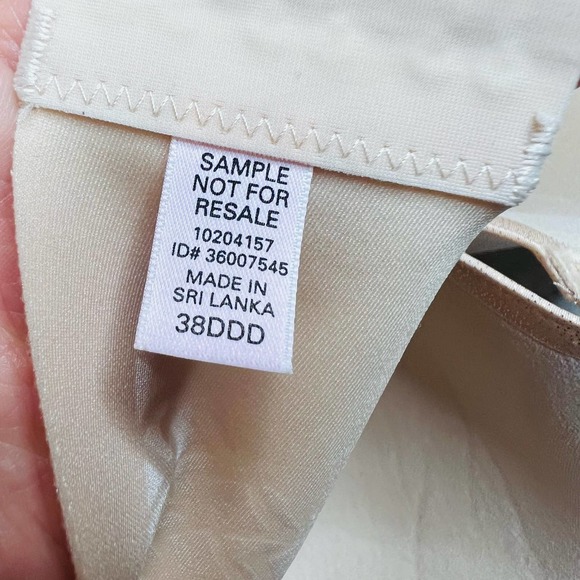 NEW Victoria's Secret Bra 38DDD Cream Shimmer Padded Feminine Underwire Molded - Picture 3 of 5